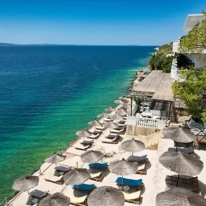 Hotel Luxury Alisja With Private, Sarande